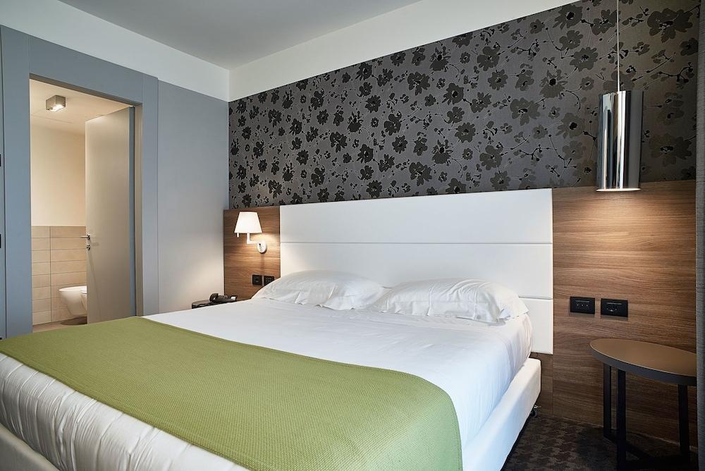 Link124 Hotel Parma Eksteriør billede